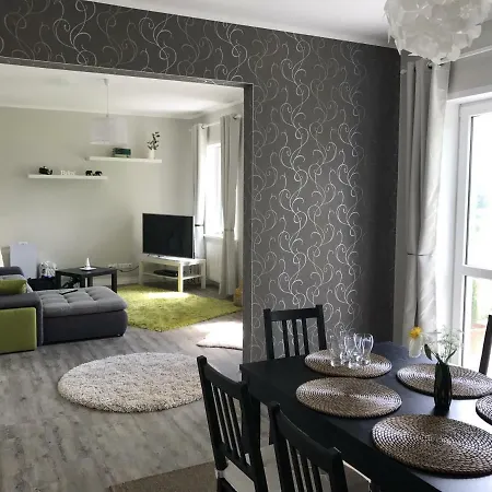 Ferienwohnung Mecklenburg * 居斯特罗